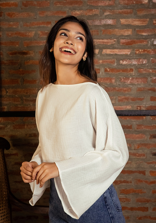 ALESSIYA WHITE WIDE SLEEVE CROP TOP